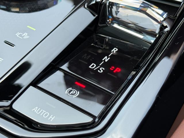 ５シリーズ ５２３ｄ　ｘＤｒｉｖｅツーリング　エクスクルーシブ　【正規認定中古車】【最長４年！全国正規ディーラー保証付／２年・走行距離無制限】パノラマサンルーフ　クリスタルフィニッシュ　ＡＲビュー　トップビューカメラ　後輪操舵　アダプティブサス　メリノレザー（59枚目）
