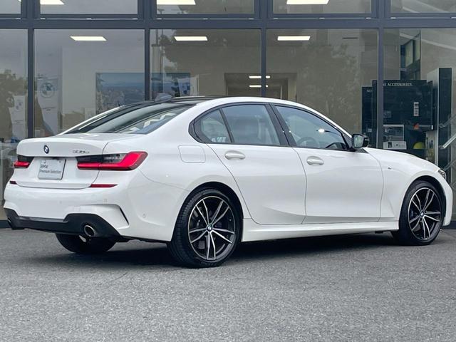 ３シリーズ ３３０ｅ　Ｍスポーツ　ハイラインパッケージ　【正規認定中古車】【全国正規ディーラー保証付／２年・走行距離無制限】弊社下取り　ハイラインパッケージ　ワンオーナー　トップビューカメラ　全方位ＰＤＣ　ウッドトリム　青色キャリパー（2枚目）