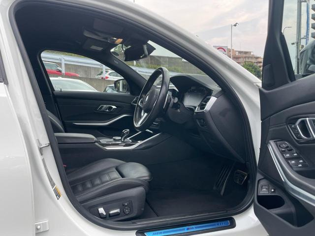 ３シリーズ ３３０ｅ　Ｍスポーツ　ハイラインパッケージ　【正規認定中古車】【全国正規ディーラー保証付／２年・走行距離無制限】弊社下取り　ハイラインパッケージ　ワンオーナー　トップビューカメラ　全方位ＰＤＣ　ウッドトリム　青色キャリパー（40枚目）