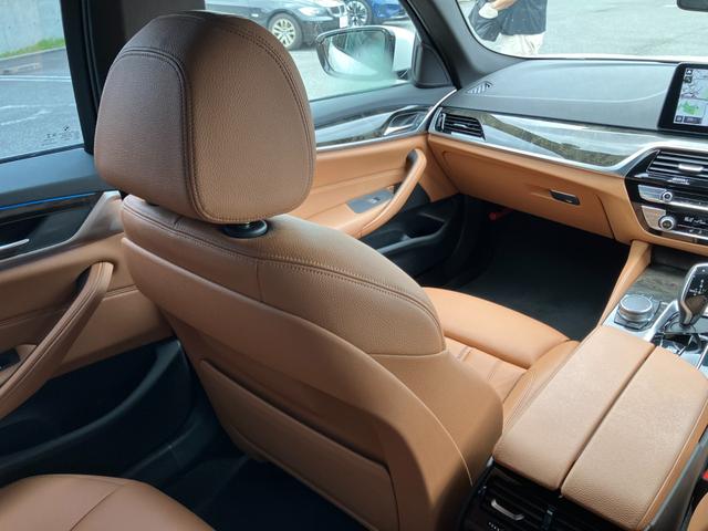 ５シリーズ ５３０ｅ　Ｍスポーツ　エディションジョイ＋　【正規認定中古車】【全国正規ディーラー保証付／２年・走行距離無制限】Ｍスポーツブレーキ　茶革パワーシート　ウッドトリム　トップビューカメラ　全方位ＰＤＣ　ＡＣＣ　シートヒーター（7枚目）