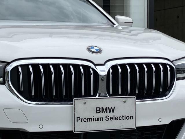 ５シリーズ ５３０ｅ　Ｍスポーツ　エディションジョイ＋　【正規認定中古車】【全国正規ディーラー保証付／２年・走行距離無制限】Ｍスポーツブレーキ　茶革パワーシート　ウッドトリム　トップビューカメラ　全方位ＰＤＣ　ＡＣＣ　シートヒーター（16枚目）