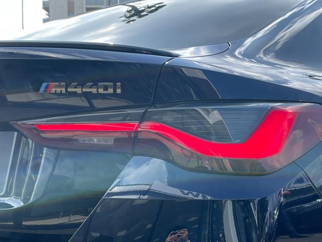 ４シリーズ Ｍ４４０ｉ　ｘＤｒｉｖｅグランクーペ　【正規認定中古車】【全国正規ディーラー保証付／２年・走行距離無制限】茶革スポーツシート　ハーマンカードン　Ｍスポーツブレーキ　アダプティブＭサスペンション　パーキングアシストプラス（24枚目）