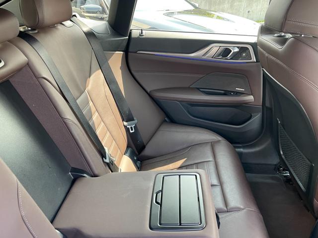 ４シリーズ Ｍ４４０ｉ　ｘＤｒｉｖｅグランクーペ　【正規認定中古車】【全国正規ディーラー保証付／２年・走行距離無制限】茶革スポーツシート　ハーマンカードン　Ｍスポーツブレーキ　アダプティブＭサスペンション　パーキングアシストプラス（35枚目）