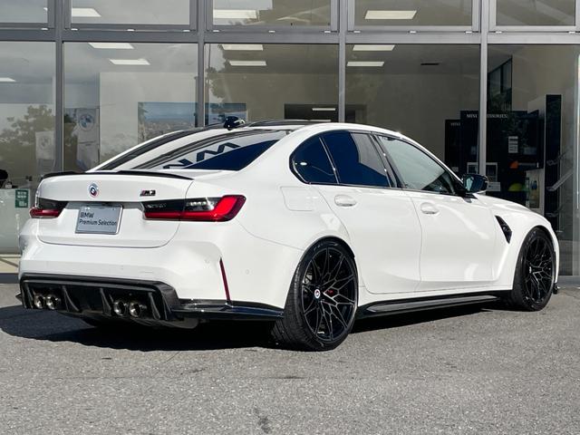 Ｍ３ Ｍ３セダン　コンペティション　【正規認定中古車】【全国正規ディーラー保証付／２年・走行距離無制限】黒革電動シート　トップビューカメラ　純正前後ドラレコ　レーザーライト　カーボンスポイラー　ＡＣＣ　ハーマンカードン　カーボントリム（3枚目）