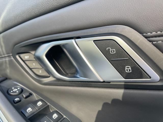 Ｍ３ Ｍ３セダン　コンペティション　【正規認定中古車】【全国正規ディーラー保証付／２年・走行距離無制限】黒革電動シート　トップビューカメラ　純正前後ドラレコ　レーザーライト　カーボンスポイラー　ＡＣＣ　ハーマンカードン　カーボントリム（56枚目）