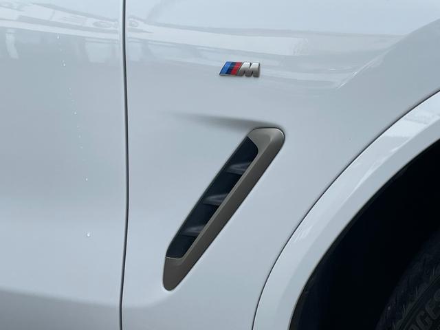 Ｘ３ Ｍ４０ｄ　【正規認定中古車】【全国正規ディーラー保証付／２年・走行距離無制限】ｈａｍａｎ／ｋａｒｄｏｎ　リアシートアジャスト　２１インチアルミ　ブラックレザーシート　全席シートヒーター　トップビューカメラ（24枚目）