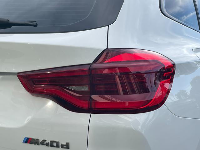 Ｘ３ Ｍ４０ｄ　【正規認定中古車】【全国正規ディーラー保証付／２年・走行距離無制限】ｈａｍａｎ／ｋａｒｄｏｎ　リアシートアジャスト　２１インチアルミ　ブラックレザーシート　全席シートヒーター　トップビューカメラ（28枚目）