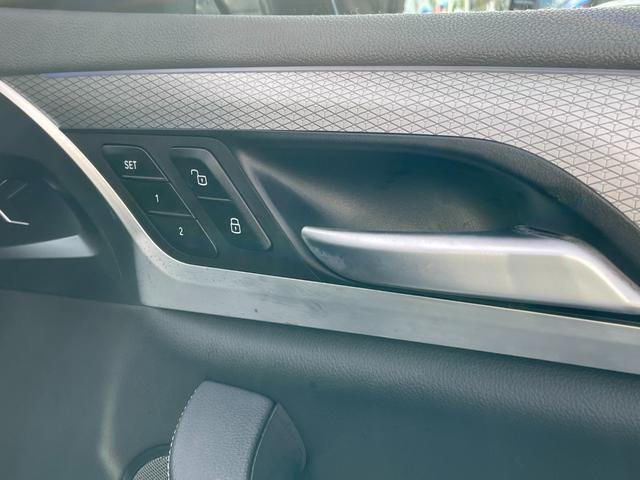 Ｘ３ Ｍ４０ｄ　【正規認定中古車】【全国正規ディーラー保証付／２年・走行距離無制限】ｈａｍａｎ／ｋａｒｄｏｎ　リアシートアジャスト　２１インチアルミ　ブラックレザーシート　全席シートヒーター　トップビューカメラ（34枚目）
