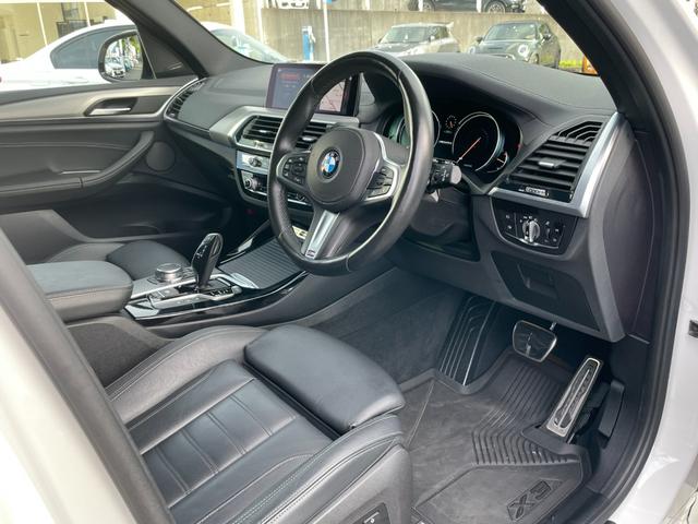 Ｘ３ Ｍ４０ｄ　【正規認定中古車】【全国正規ディーラー保証付／２年・走行距離無制限】ｈａｍａｎ／ｋａｒｄｏｎ　リアシートアジャスト　２１インチアルミ　ブラックレザーシート　全席シートヒーター　トップビューカメラ（35枚目）