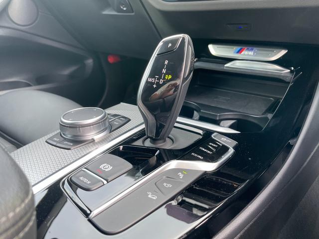 Ｘ３ Ｍ４０ｄ　【正規認定中古車】【全国正規ディーラー保証付／２年・走行距離無制限】ｈａｍａｎ／ｋａｒｄｏｎ　リアシートアジャスト　２１インチアルミ　ブラックレザーシート　全席シートヒーター　トップビューカメラ（48枚目）