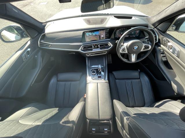 Ｘ７ ｘＤｒｉｖｅ　４０ｄ　Ｍスポーツ　【正規認定中古車】【全国正規ディーラー保証付／２年・走行距離無制限】パノラマサンルーフ　黒革シート　シートヒーター　シートエアコン　シートマッサージ　保冷保温カップホルダー　ＡＣＣ　ハーマンカードン（2枚目）
