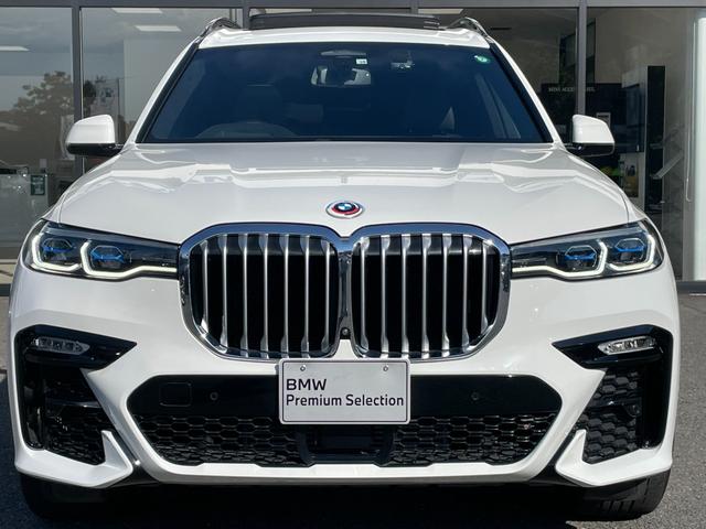 Ｘ７ ｘＤｒｉｖｅ　４０ｄ　Ｍスポーツ　【正規認定中古車】【全国正規ディーラー保証付／２年・走行距離無制限】パノラマサンルーフ　黒革シート　シートヒーター　シートエアコン　シートマッサージ　保冷保温カップホルダー　ＡＣＣ　ハーマンカードン（4枚目）