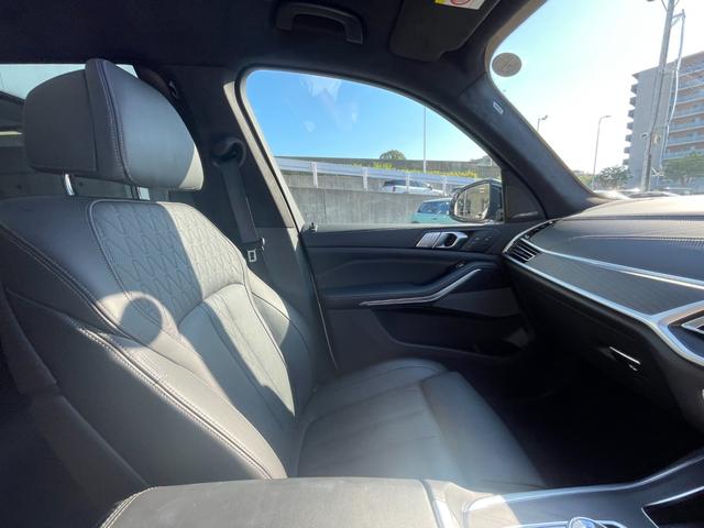 Ｘ７ ｘＤｒｉｖｅ　４０ｄ　Ｍスポーツ　【正規認定中古車】【全国正規ディーラー保証付／２年・走行距離無制限】パノラマサンルーフ　黒革シート　シートヒーター　シートエアコン　シートマッサージ　保冷保温カップホルダー　ＡＣＣ　ハーマンカードン（60枚目）