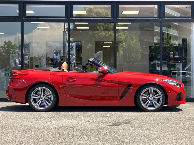 Ｚ４ ｓＤｒｉｖｅ２０ｉ　Ｍスポーツ　【正規認定中古車】【全国正規ディーラー保証付／２年・走行距離無制限】イノベーションパッケージ　アダプティブＬＥＤヘッドライト　ハーマンカードン　茶革スポーツシート　シートヒーター（14枚目）