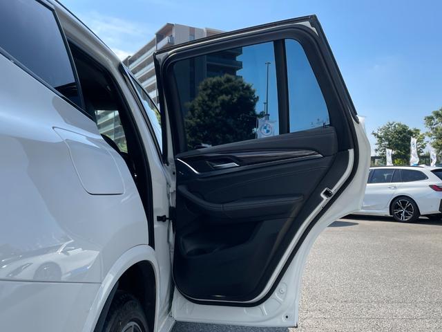 Ｘ３ ｘＤｒｉｖｅ　２０ｄ　Ｍスポーツ　【正規認定中古車】【全国正規ディーラー保証付／２年・走行距離無制限】黒革　トップビュー　ＡＣＣ　全方位ＰＤＣ　シートヒーター　後退アシスト　ＴＶ　Ｂｌｕｅｔｏｏｔｈ　２０インチアルミ　純正前後ドラレコ（30枚目）