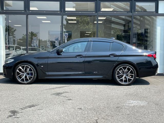 ５シリーズ ５３０ｅ　Ｍスポーツ　エディションジョイ＋　【正規認定中古車】【全国正規ディーラー保証付／２年・走行距離無制限】エクスクルーシブ・ナッパレザーシート　ワンオーナー　禁煙車　シートクーラー　全席シートヒーター　地デジ　前後ドライブレコーダー（5枚目）