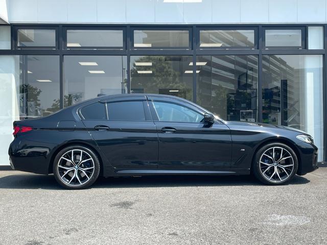 ５シリーズ ５３０ｅ　Ｍスポーツ　エディションジョイ＋　【正規認定中古車】【全国正規ディーラー保証付／２年・走行距離無制限】エクスクルーシブ・ナッパレザーシート　ワンオーナー　禁煙車　シートクーラー　全席シートヒーター　地デジ　前後ドライブレコーダー（8枚目）