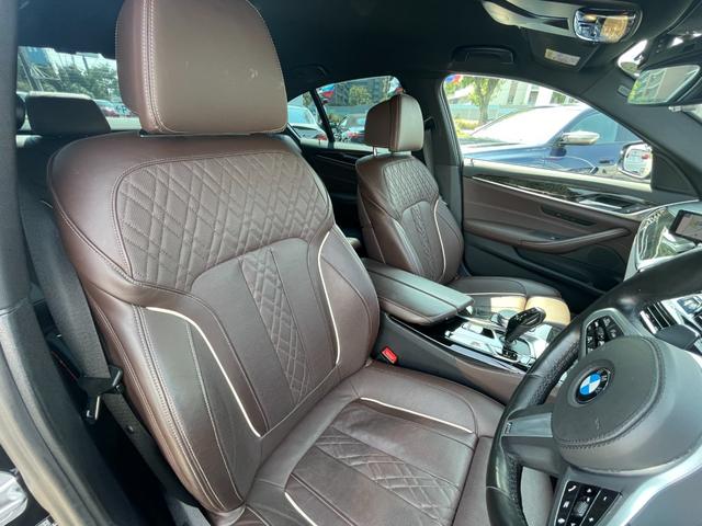 ５シリーズ ５３０ｅ　Ｍスポーツ　エディションジョイ＋　【正規認定中古車】【全国正規ディーラー保証付／２年・走行距離無制限】エクスクルーシブ・ナッパレザーシート　ワンオーナー　禁煙車　シートクーラー　全席シートヒーター　地デジ　前後ドライブレコーダー（27枚目）
