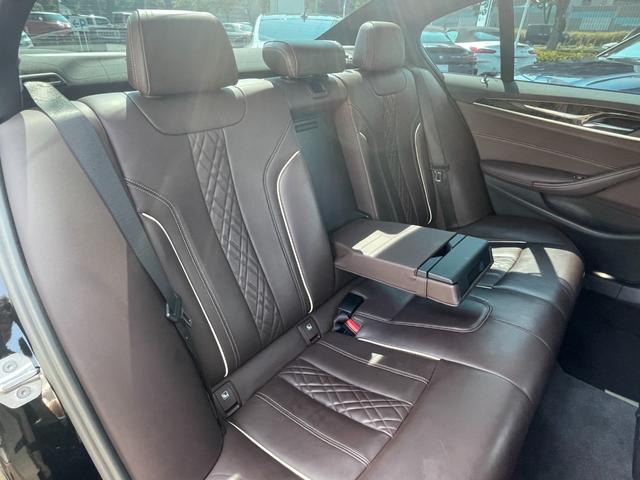 ５シリーズ ５３０ｅ　Ｍスポーツ　エディションジョイ＋　【正規認定中古車】【全国正規ディーラー保証付／２年・走行距離無制限】エクスクルーシブ・ナッパレザーシート　ワンオーナー　禁煙車　シートクーラー　全席シートヒーター　地デジ　前後ドライブレコーダー（30枚目）