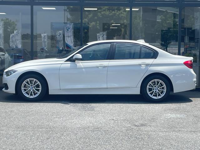 ３シリーズ ３２０ｄ　【正規認定中古車】【全国正規ディーラー保証付／１年・走行距離無制限】後期モデル　弊社下取り車　ＡＣＣ　ＣＤ／ＤＶＤ　インテリジェントセーフティ　オートエアコン　電動シート　バックカメラ　１オーナー（7枚目）
