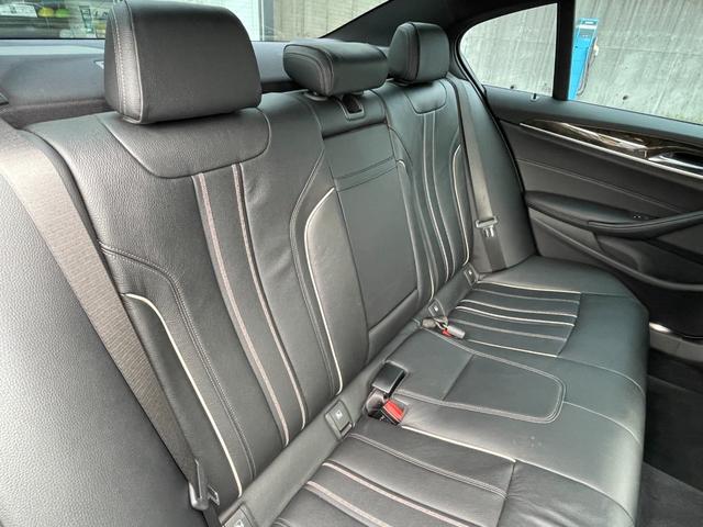 ５シリーズ ５３０ｉ　Ｍスポーツ　【正規認定中古車】【全国正規ディーラー保証付／１年・走行距離無制限】弊社新車拠点下取　禁煙車　ワンオーナー　サンルーフ　デビューパッケージ　トップビューカメラ　黒革電動シート　ソフトクローズ　ＡＣＣ（29枚目）