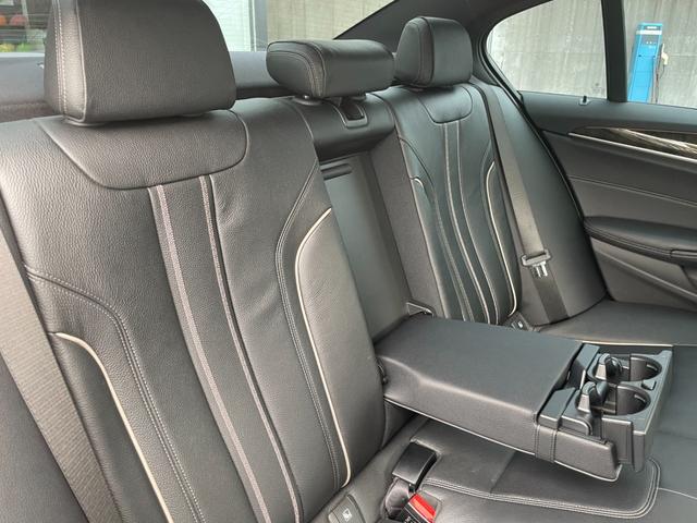 ５シリーズ ５３０ｉ　Ｍスポーツ　【正規認定中古車】【全国正規ディーラー保証付／１年・走行距離無制限】弊社新車拠点下取　禁煙車　ワンオーナー　サンルーフ　デビューパッケージ　トップビューカメラ　黒革電動シート　ソフトクローズ　ＡＣＣ（30枚目）