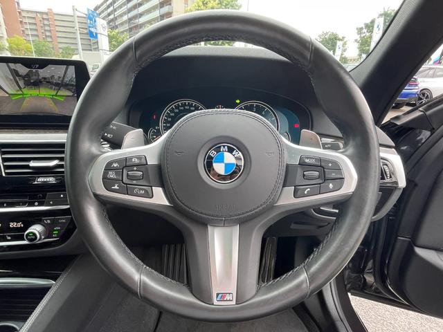 ５シリーズ ５３０ｉ　Ｍスポーツ　【正規認定中古車】【全国正規ディーラー保証付／１年・走行距離無制限】弊社新車拠点下取　禁煙車　ワンオーナー　サンルーフ　デビューパッケージ　トップビューカメラ　黒革電動シート　ソフトクローズ　ＡＣＣ（38枚目）