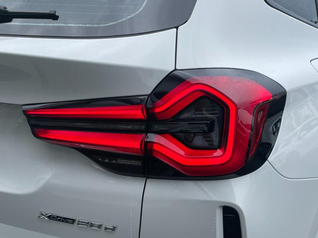 Ｘ３ ｘＤｒｉｖｅ　２０ｄ　Ｍスポーツ　【正規認定中古車】【全国正規ディーラー保証付／２年・走行距離無制限】ＬＥＤ　２０ＡＷ　コンフォートアクセス　オートトランク　アクティブクルーズコントロール　ヘッドアップディスプレイ　トップビュー（18枚目）