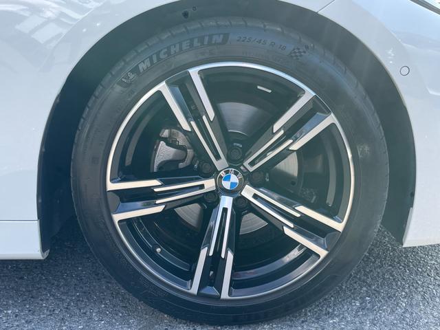 ４シリーズ ４２０ｉクーペ　Ｍスポーツ　【正規認定中古車】【全国正規ディーラー保証付／２年・走行距離無制限】　ブラックレザーシート　シートヒーター　　バックカメラ　ＬＥＤヘッドライト　アクティブクルーズコントロール　パーキングアシスト（3枚目）