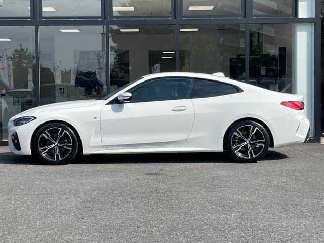 ４シリーズ ４２０ｉクーペ　Ｍスポーツ　【正規認定中古車】【全国正規ディーラー保証付／２年・走行距離無制限】　ブラックレザーシート　シートヒーター　　バックカメラ　ＬＥＤヘッドライト　アクティブクルーズコントロール　パーキングアシスト（4枚目）