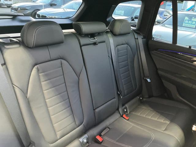 Ｘ３ ｘＤｒｉｖｅ　２０ｄ　Ｍスポーツ　【正規認定中古車】【全国正規ディーラー保証付／２年・走行距離無制限】弊社買取り車両　パノラマサンルーフ　ハーマンカードン　ブラックレザースポーツシート　シートヒーター　トップビューカメラ　全方位ＰＤＣ（4枚目）