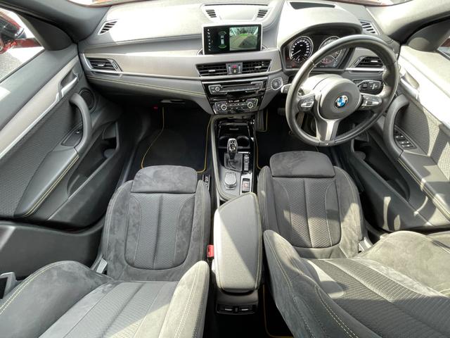 Ｘ２ 　【正規認定中古車】【全国正規ディーラー保証付／２年・走行距離無制限】アクティブクルーズコントロール　ヘッドアップディスプレイ　シートヒーター　バックカメラ　オートトランク　アンビエントライト（2枚目）