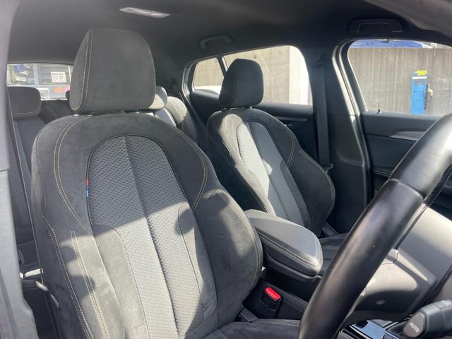 Ｘ２ 　【正規認定中古車】【全国正規ディーラー保証付／２年・走行距離無制限】アクティブクルーズコントロール　ヘッドアップディスプレイ　シートヒーター　バックカメラ　オートトランク　アンビエントライト（3枚目）