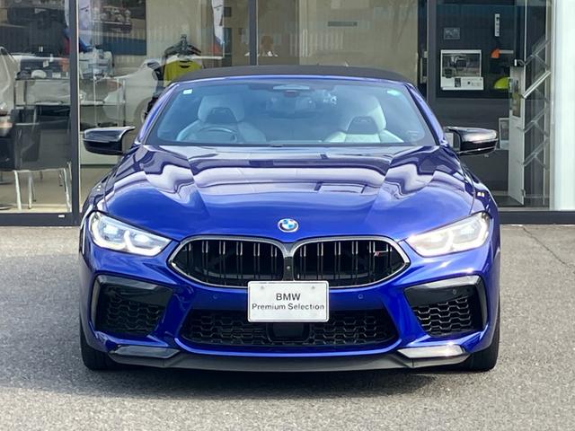 Ｍ８ Ｍ８カブリオレ　コンペティション　【正規認定中古車】【全国正規ディーラー保証付／２年・走行距離無制限】Ｂｏｗｅｒｓ＆Ｗｉｌｋｉｎｓスピーカー　フルレザーメリノインテリア　シルバーストーン　トップビューカメラ　シートベンチレーション（18枚目）