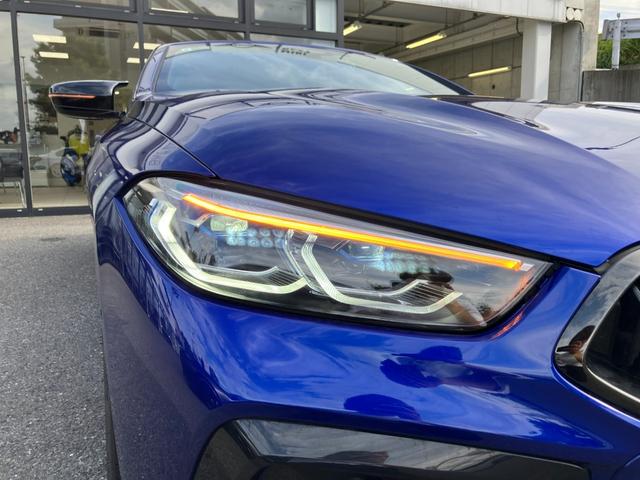 Ｍ８ Ｍ８カブリオレ　コンペティション　【正規認定中古車】【全国正規ディーラー保証付／２年・走行距離無制限】Ｂｏｗｅｒｓ＆Ｗｉｌｋｉｎｓスピーカー　フルレザーメリノインテリア　シルバーストーン　トップビューカメラ　シートベンチレーション（22枚目）