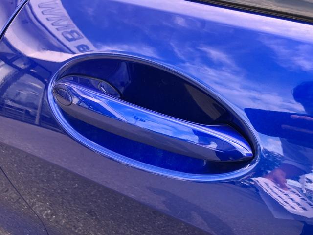Ｍ８ Ｍ８カブリオレ　コンペティション　【正規認定中古車】【全国正規ディーラー保証付／２年・走行距離無制限】Ｂｏｗｅｒｓ＆Ｗｉｌｋｉｎｓスピーカー　フルレザーメリノインテリア　シルバーストーン　トップビューカメラ　シートベンチレーション（26枚目）