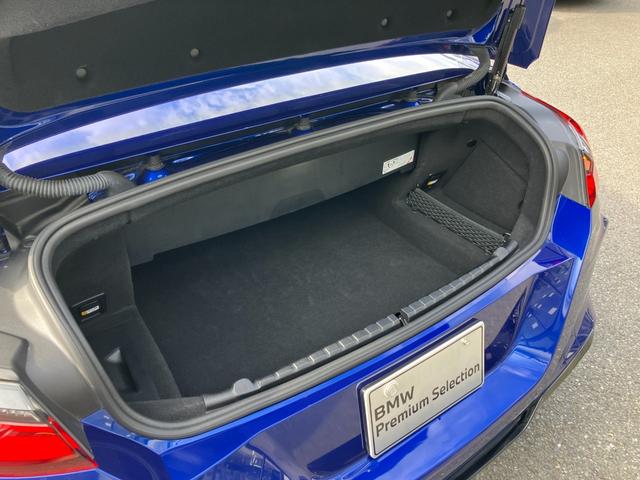 Ｍ８ Ｍ８カブリオレ　コンペティション　【正規認定中古車】【全国正規ディーラー保証付／２年・走行距離無制限】Ｂｏｗｅｒｓ＆Ｗｉｌｋｉｎｓスピーカー　フルレザーメリノインテリア　シルバーストーン　トップビューカメラ　シートベンチレーション（31枚目）