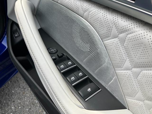 Ｍ８ Ｍ８カブリオレ　コンペティション　【正規認定中古車】【全国正規ディーラー保証付／２年・走行距離無制限】Ｂｏｗｅｒｓ＆Ｗｉｌｋｉｎｓスピーカー　フルレザーメリノインテリア　シルバーストーン　トップビューカメラ　シートベンチレーション（35枚目）