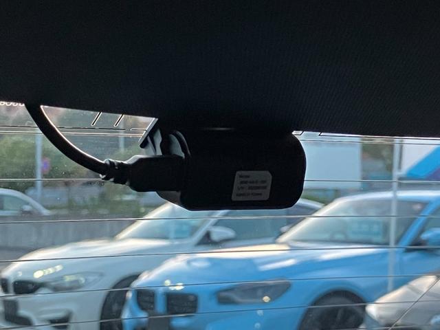 ３シリーズ Ｍ３４０ｉ　ｘＤｒｉｖｅツーリング　【正規認定中古車】【全国正規ディーラー保証付／２年・走行距離無制限】１９ＡＷ　茶革スポーツシート　シートヒーター　ハーマンカードン　トップビュー　全方囲ＰＤＣ　純正前方ドラレコ　ＡＣＣ　パドルシフト（7枚目）