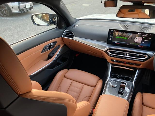 ３シリーズ Ｍ３４０ｉ　ｘＤｒｉｖｅツーリング　【正規認定中古車】【全国正規ディーラー保証付／２年・走行距離無制限】１９ＡＷ　茶革スポーツシート　シートヒーター　ハーマンカードン　トップビュー　全方囲ＰＤＣ　純正前方ドラレコ　ＡＣＣ　パドルシフト（14枚目）