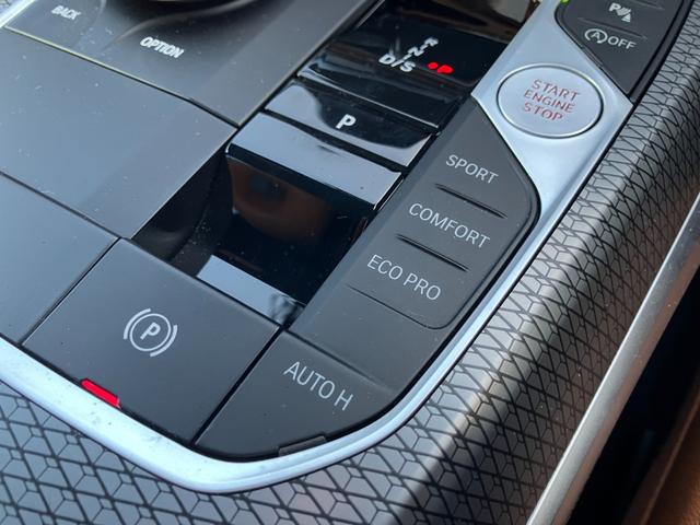 ３シリーズ Ｍ３４０ｉ　ｘＤｒｉｖｅツーリング　【正規認定中古車】【全国正規ディーラー保証付／２年・走行距離無制限】１９ＡＷ　茶革スポーツシート　シートヒーター　ハーマンカードン　トップビュー　全方囲ＰＤＣ　純正前方ドラレコ　ＡＣＣ　パドルシフト（29枚目）