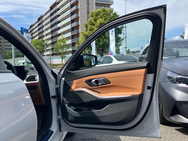 ３シリーズ Ｍ３４０ｉ　ｘＤｒｉｖｅツーリング　【正規認定中古車】【全国正規ディーラー保証付／２年・走行距離無制限】１９ＡＷ　茶革スポーツシート　シートヒーター　ハーマンカードン　トップビュー　全方囲ＰＤＣ　純正前方ドラレコ　ＡＣＣ　パドルシフト（60枚目）