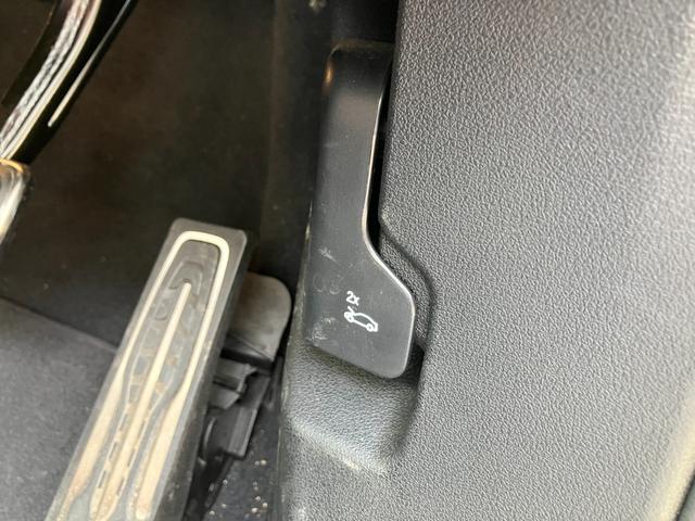 Ｘ６ ｘＤｒｉｖｅ　３５ｄ　Ｍスポーツ　【正規認定中古車】【全国正規ディーラー保証付／２年・走行距離無制限】レッドレザースポーツパワーシート　ソートヒーター　パノラマサンルーフ　トップビュー　全方位ＰＤＣ　アダプティブＭサスペンション（31枚目）