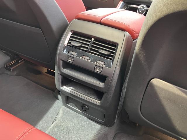 Ｘ６ ｘＤｒｉｖｅ　３５ｄ　Ｍスポーツ　【正規認定中古車】【全国正規ディーラー保証付／２年・走行距離無制限】レッドレザースポーツパワーシート　ソートヒーター　パノラマサンルーフ　トップビュー　全方位ＰＤＣ　アダプティブＭサスペンション（36枚目）