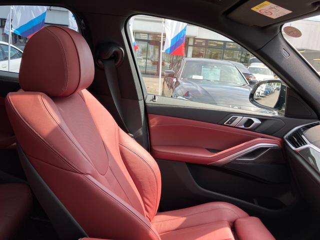 Ｘ６ ｘＤｒｉｖｅ　３５ｄ　Ｍスポーツ　【正規認定中古車】【全国正規ディーラー保証付／２年・走行距離無制限】レッドレザースポーツパワーシート　ソートヒーター　パノラマサンルーフ　トップビュー　全方位ＰＤＣ　アダプティブＭサスペンション（53枚目）