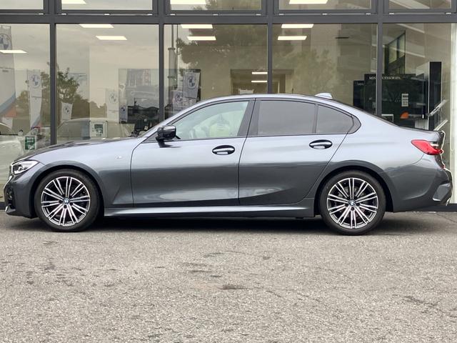 ３シリーズ ３１８ｉ　Ｍスポーツ　【正規認定中古車】【全国正規ディーラー保証付／２年・走行距離無制限】ワンオーナー　禁煙車　弊社新車拠点下取　アンビエントライト　トップビューカメラ　電動トランク　全方位センサー　半革スポーツ電動シート（6枚目）