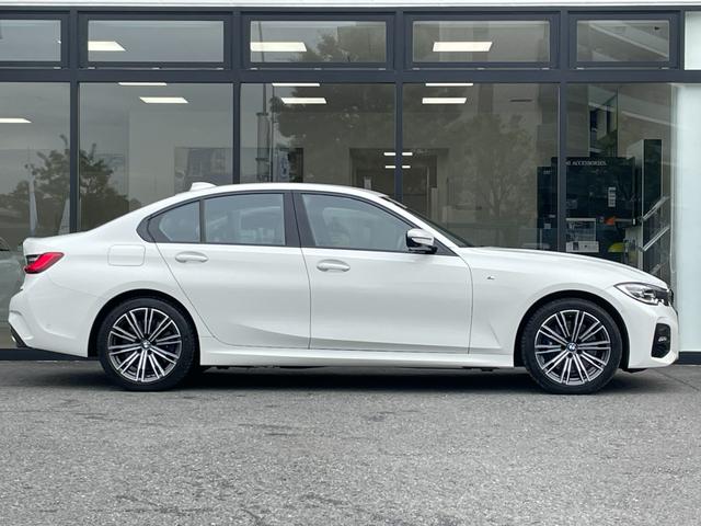 ３シリーズ ３３０ｅ　Ｍスポーツ　【正規認定中古車】【全国正規ディーラー保証付／２年・走行距離無制限】禁煙　弊社新車拠点下取　ワンオーナー車　トップビューカメラ　全方位センサー　シートヒーター　アンビエントライト　シートヒーター（5枚目）