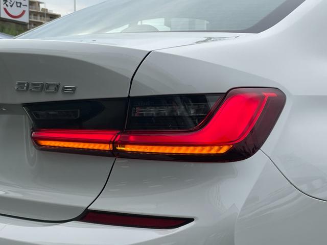 ３シリーズ ３３０ｅ　Ｍスポーツ　【正規認定中古車】【全国正規ディーラー保証付／２年・走行距離無制限】禁煙　弊社新車拠点下取　ワンオーナー車　トップビューカメラ　全方位センサー　シートヒーター　アンビエントライト　シートヒーター（16枚目）