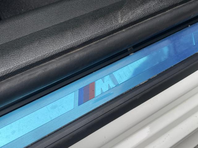 ３シリーズ ３３０ｅ　Ｍスポーツ　【正規認定中古車】【全国正規ディーラー保証付／２年・走行距離無制限】禁煙　弊社新車拠点下取　ワンオーナー車　トップビューカメラ　全方位センサー　シートヒーター　アンビエントライト　シートヒーター（42枚目）