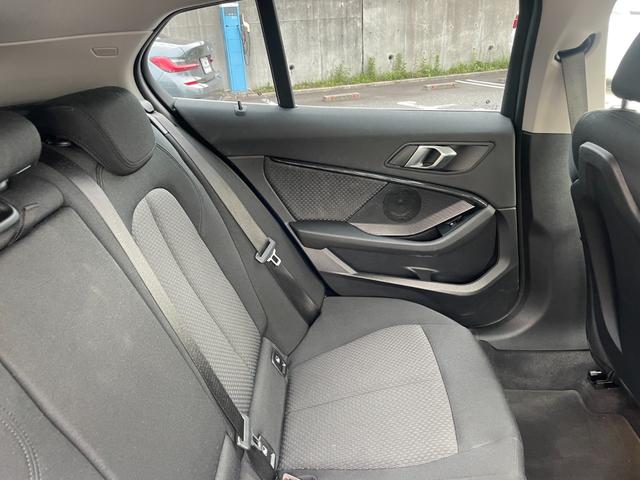 １シリーズ １１８ｉ　プレイ　【正規認定中古車】【全国正規ディーラー保証付／２年・走行距離無制限】禁煙　弊社新車拠点下取　ワンオーナー車　純正前後ドラレコ　アンビエントライト　全方位センサー　電動トランク　オートホールド　ＡＣＣ（30枚目）